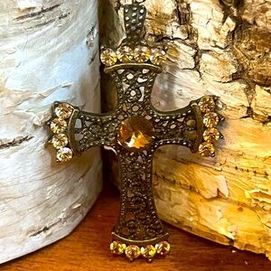 Vintage Cross Pendant Golden Amber Antique Gold-tone